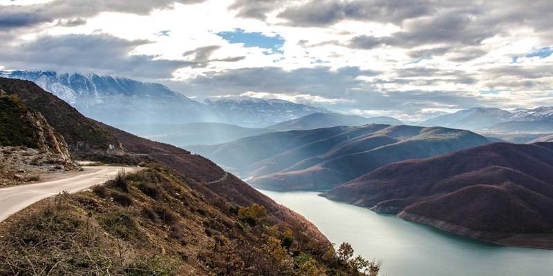 企业服务44：战略规划、市场分析与合规咨询的协同之道