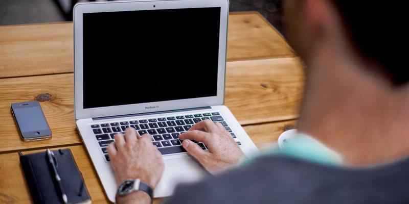 财务顾问与金东企业必读：B2B营销自动化工具选型与内容策略深度整合指南